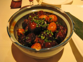 鹌鹑蛋红烧肉